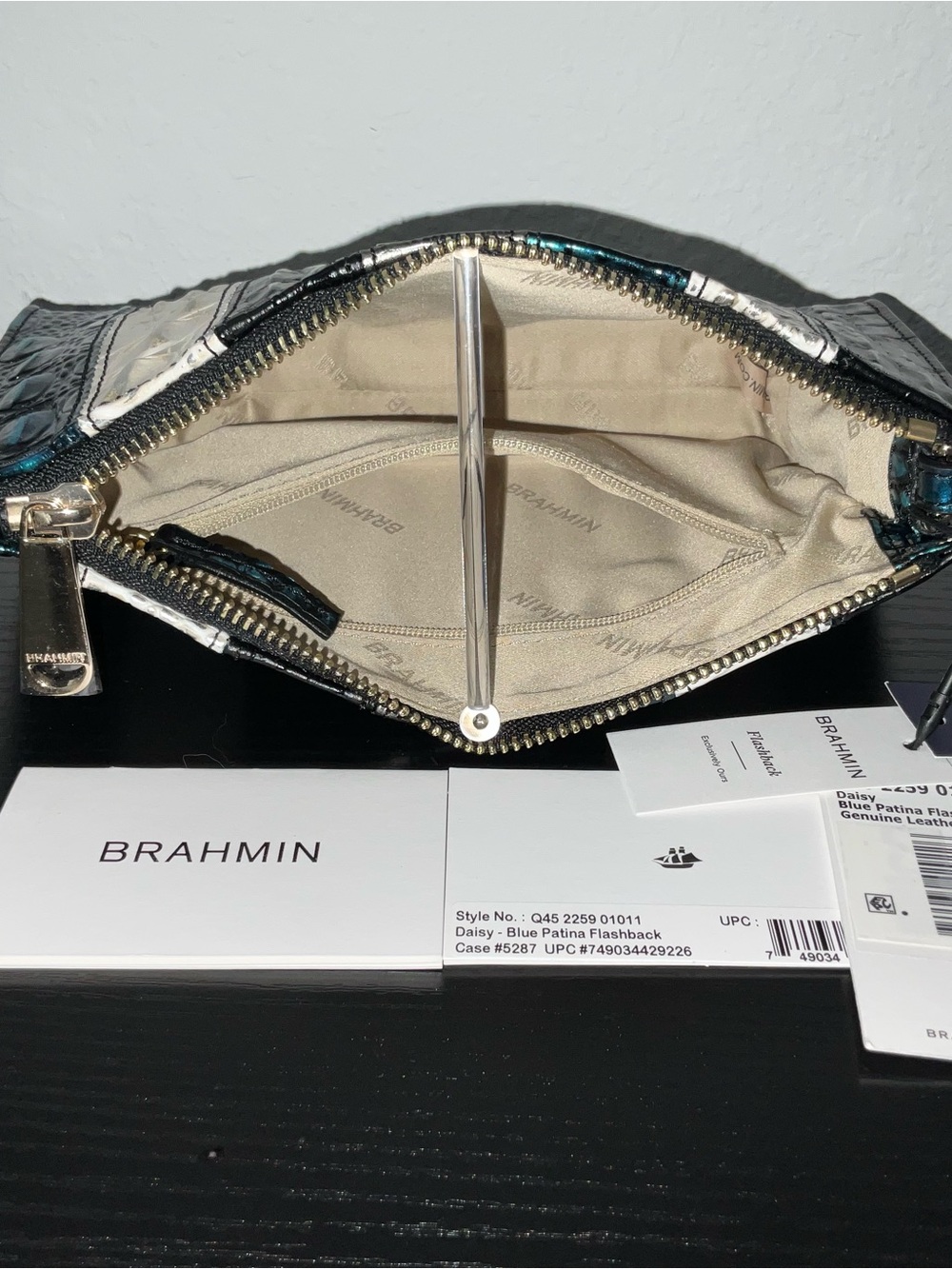 Brahmin Daisy BLUE PATINA FLASHBACK Mixed Leather Wristlet Cosmetic Clutch - Picture 7 of 7